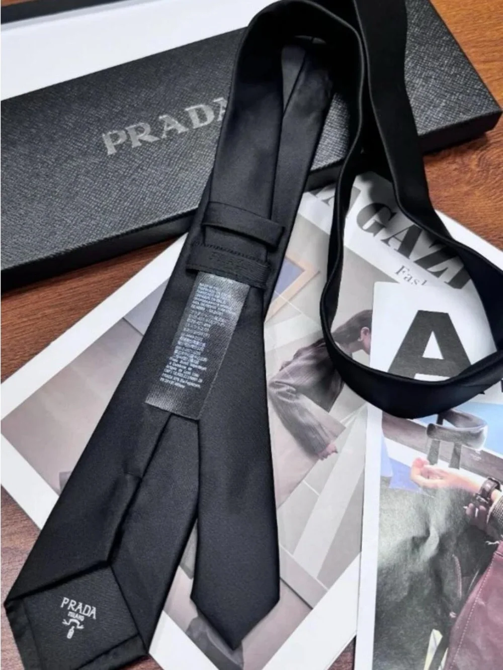 🎁Brand New Prada Classic Black Tie, Delivery gift box 💓